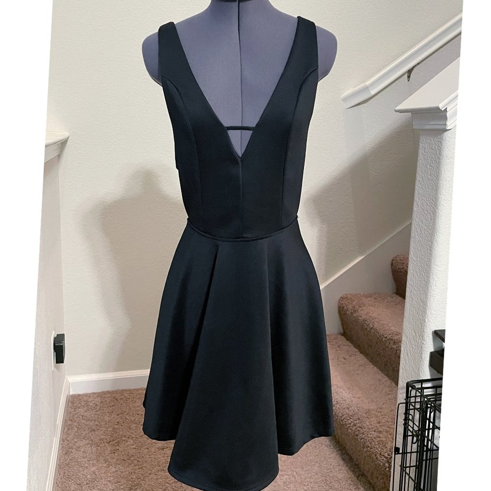 Charlotte Russe Plunge Skater Dress- sz XS